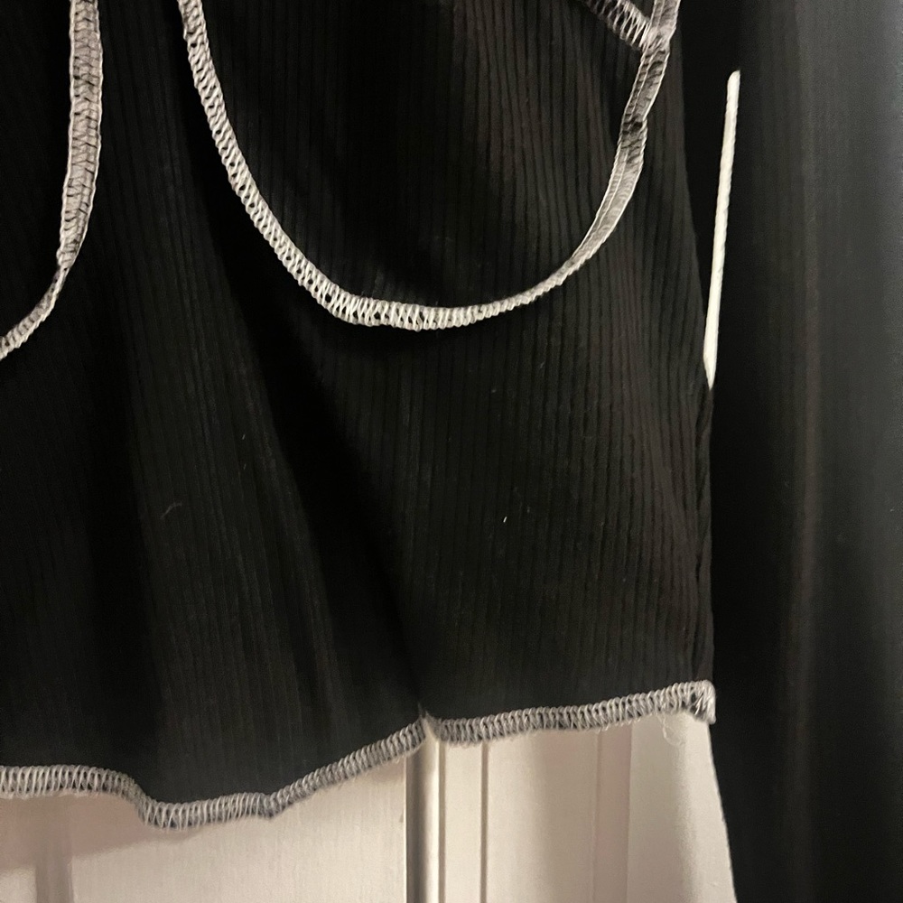 Black Crop Top - Picture 3 of 4